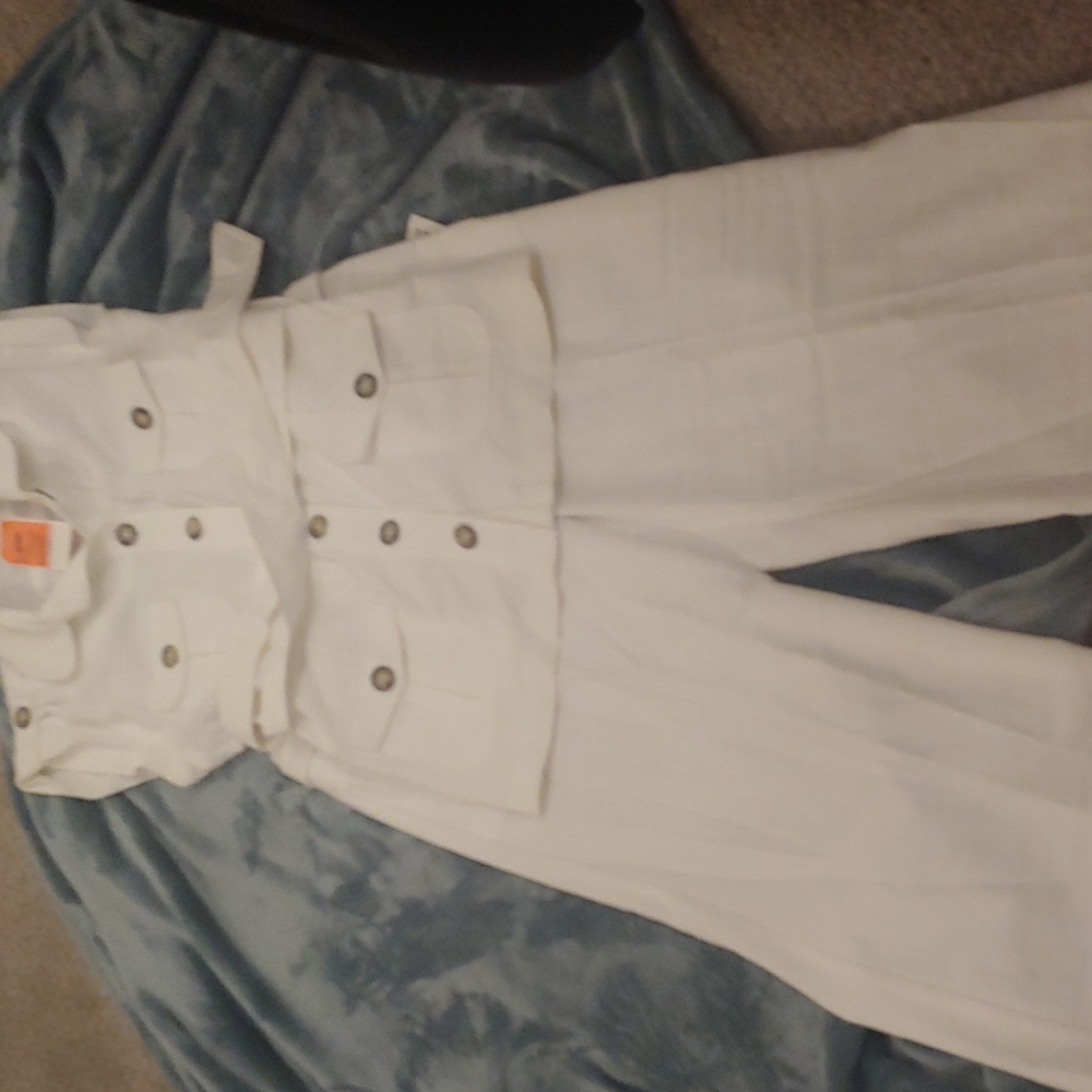 Linen. Suit